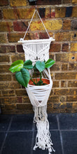 Load image into Gallery viewer, Macrame in white cotton hand made with butterfly design