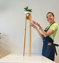 Load and play video in Gallery viewer, The Giraffe Plant Pot Stand Height from 70cm to 100cm Extra tall Slim Leg
