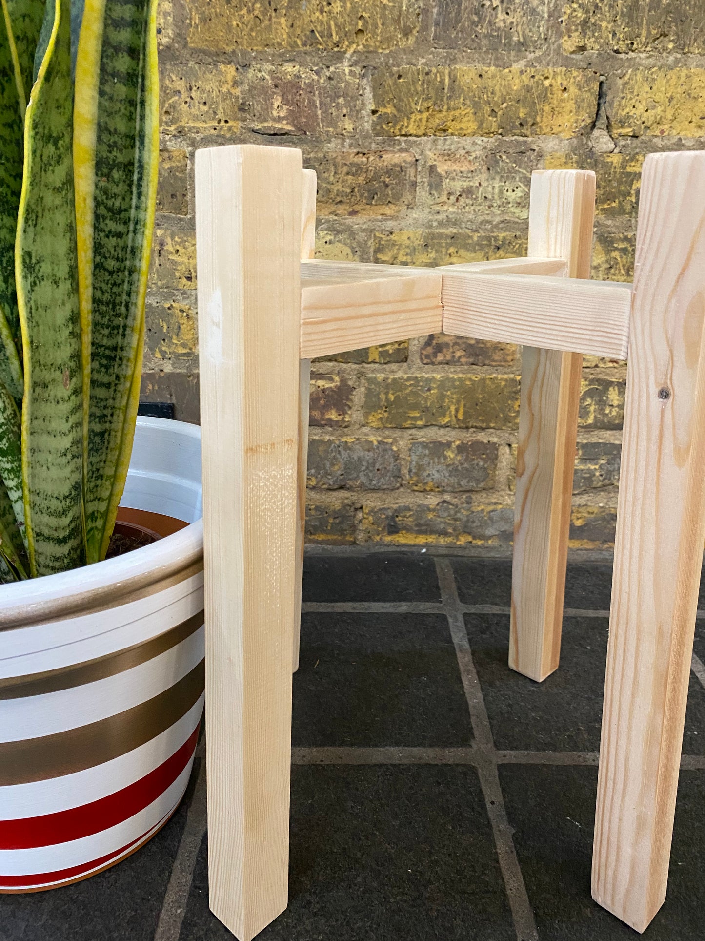 Diagonal Shape Plant Pot Stand 40cm High in our Quadrone leg