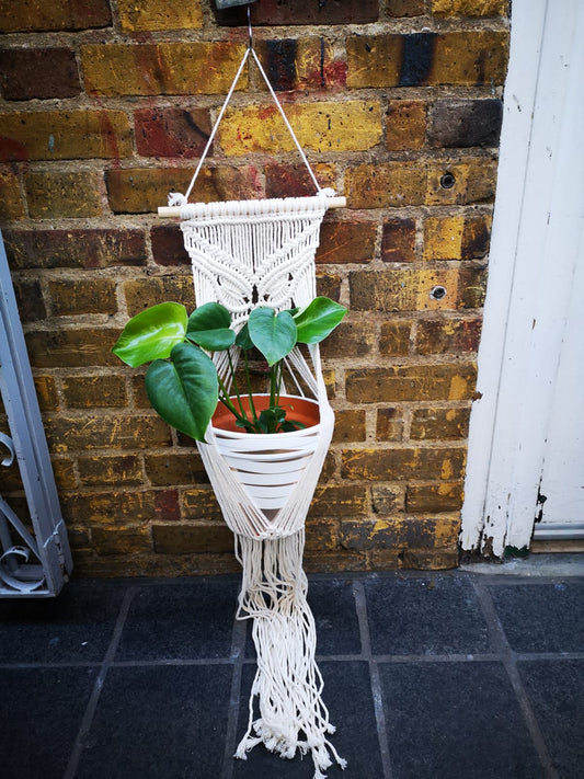 Macrame in white cotton hand made with butterfly design