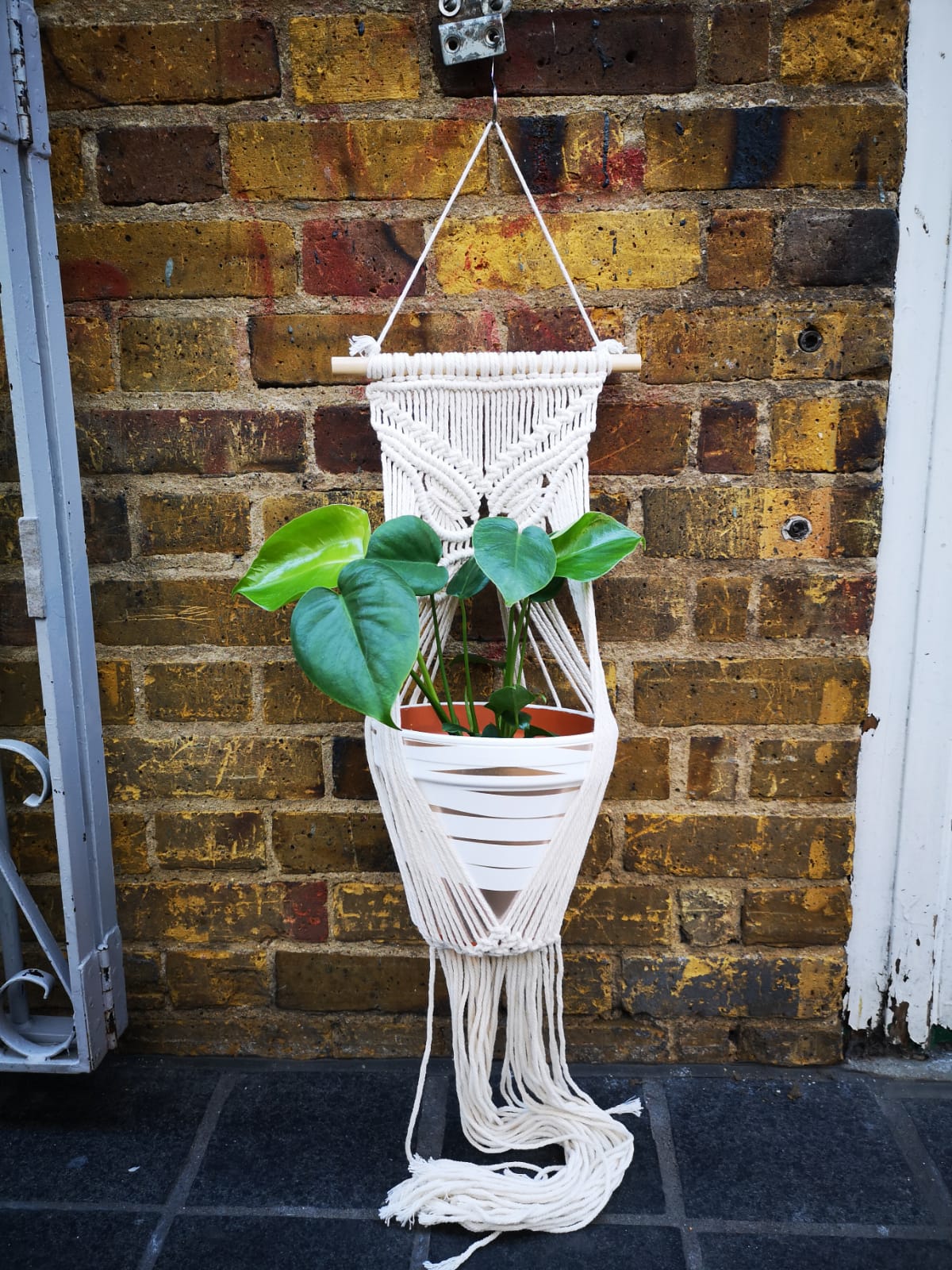 Macrame in white cotton hand made with butterfly design