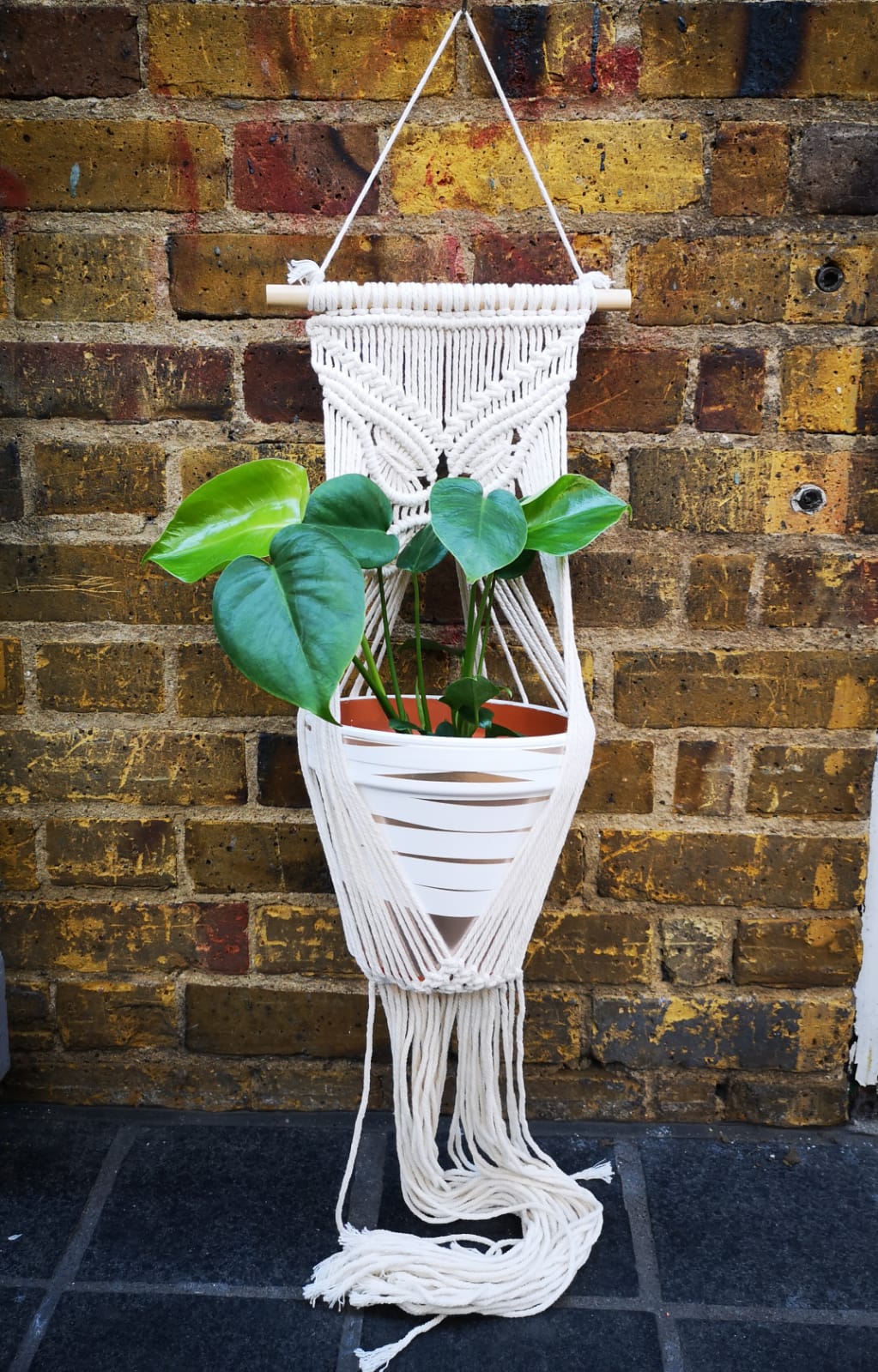 Macrame in white cotton hand made with butterfly design