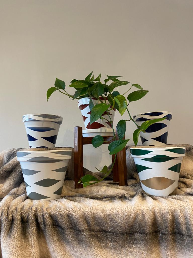 Double Waves hand painted pots in your choice of colors