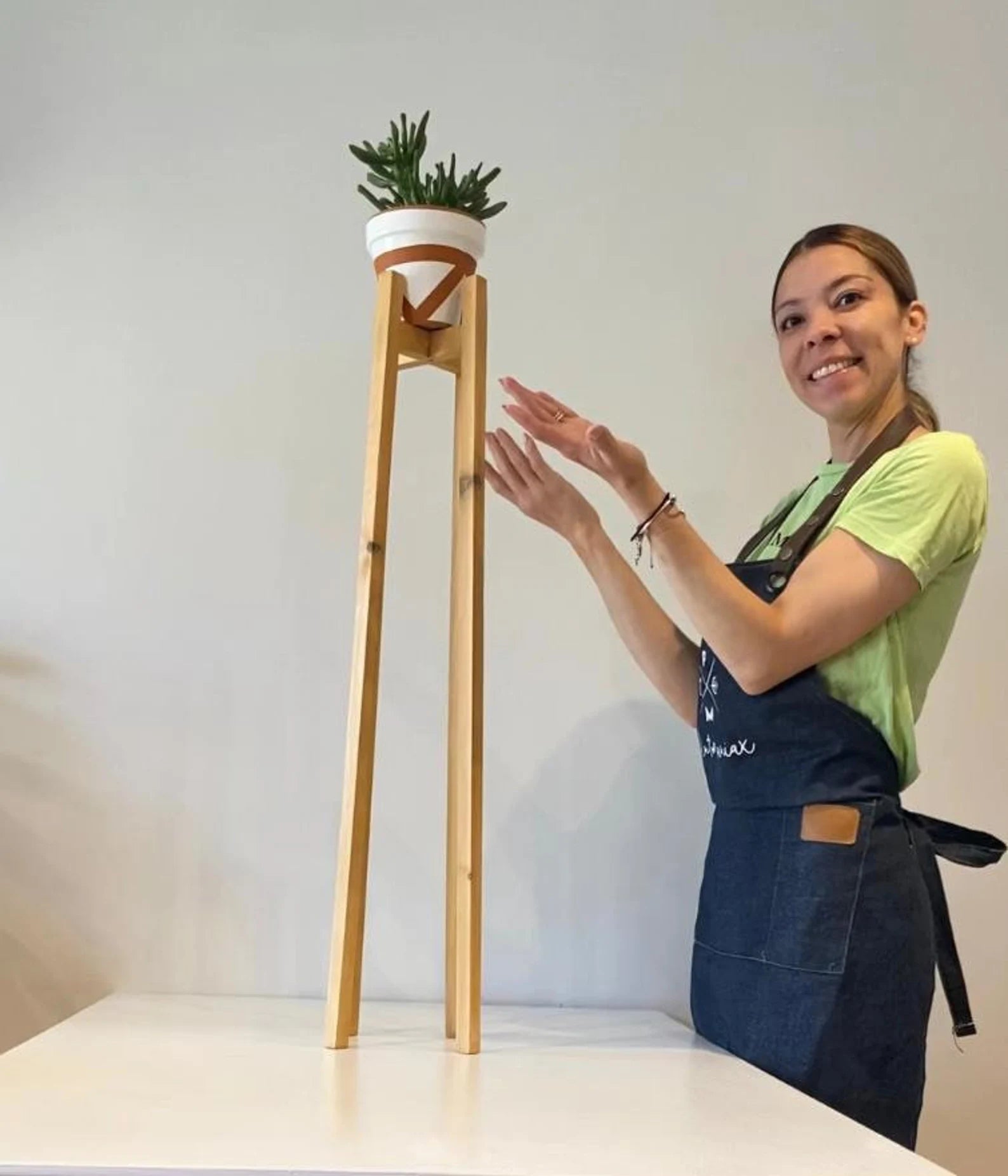 The Giraffe Plant Pot Stand Height from 70cm to 100cm Extra tall Slim   Plant_maniax