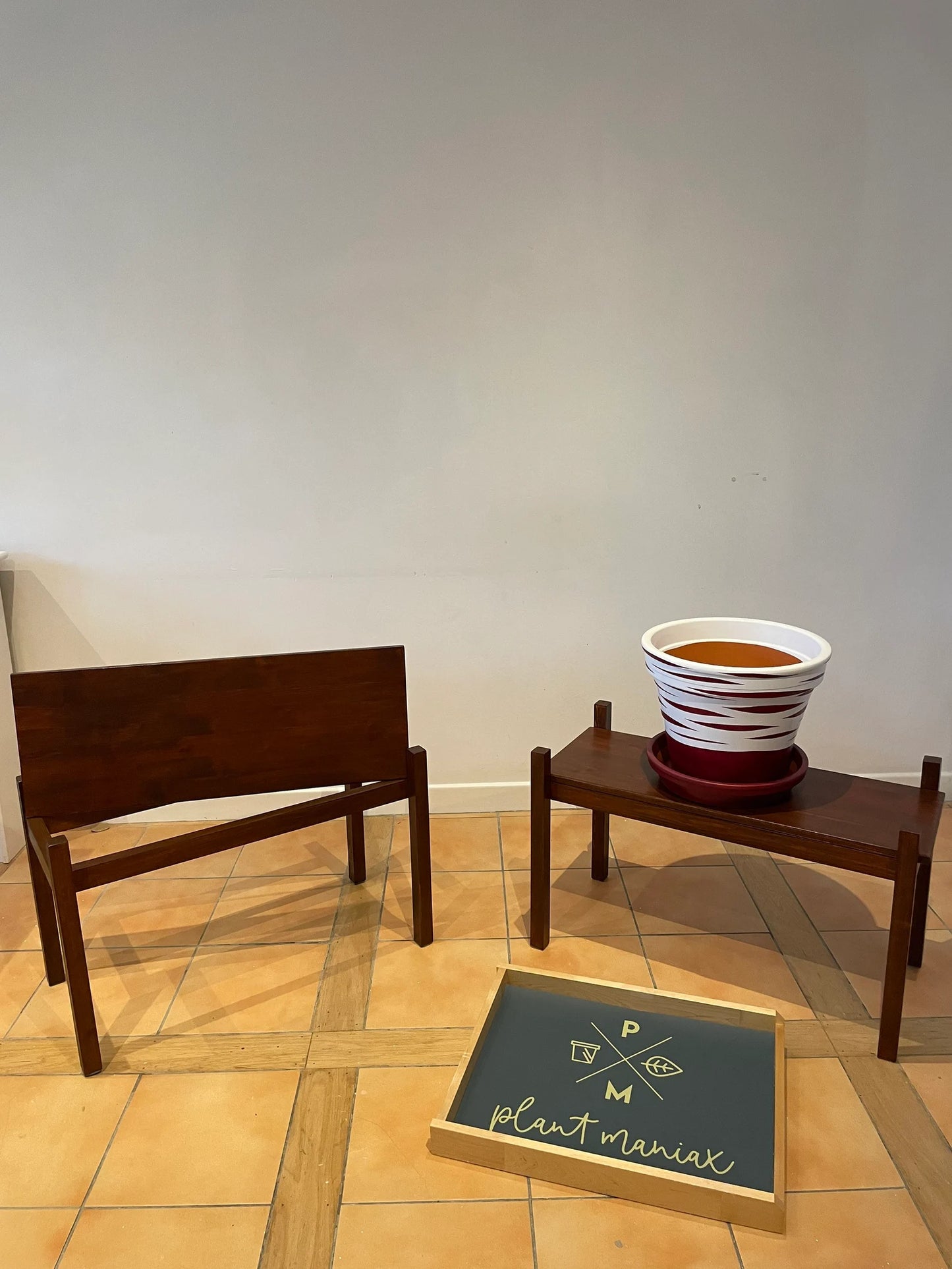 Wood Bench - Coffee Table - Dining Room bench seat with Removable Shelf - Hand Made in solid wood in the UK