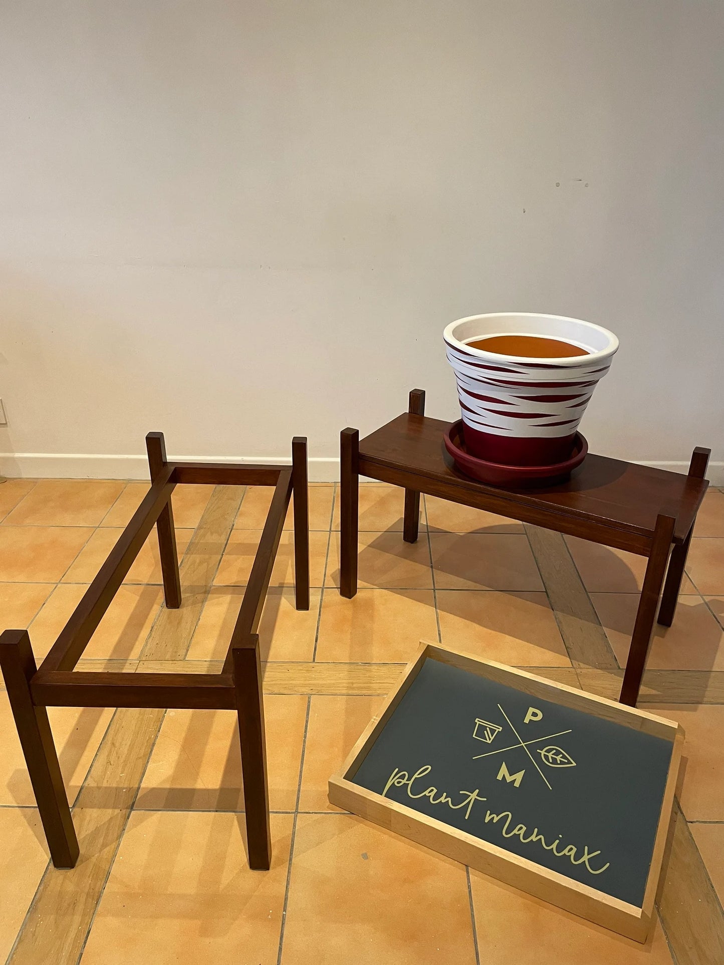 Wood Bench - Coffee Table - Dining Room bench seat with Removable Shelf - Hand Made in solid wood in the UK